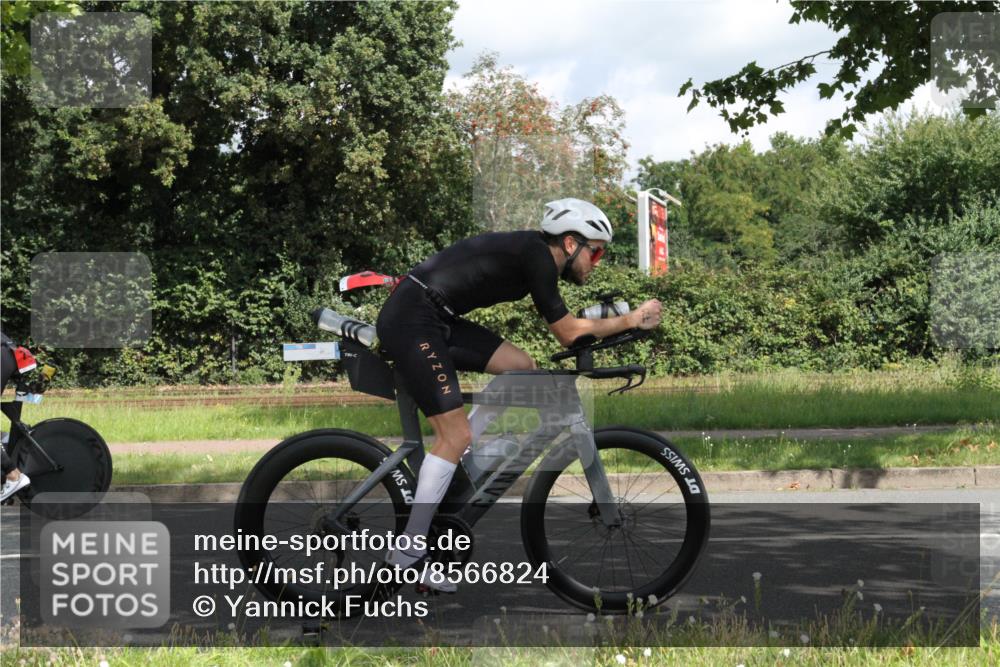 10.08.2025 - GEWOBA Citytriathlon Bremen Yannick Fuchs http://msf.ph/oto/8566824 10.08.2025 12:22:53 Radfahren 603, 634, 658, 690, 714, 729, 926 meine-sportfotos.de