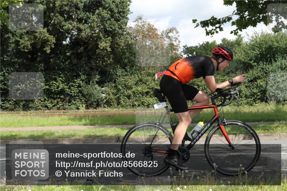 10.08.2025 - GEWOBA Citytriathlon Bremen Yannick Fuchs http://msf.ph/oto/8566825 10.08.2025 12:23:03 Radfahren 589, 603, 658, 690, 714, 729, 921, 934 meine-sportfotos.de