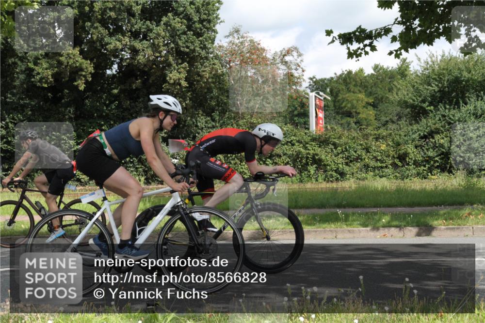 10.08.2025 - GEWOBA Citytriathlon Bremen Yannick Fuchs http://msf.ph/oto/8566828 10.08.2025 12:23:15 Radfahren 589, 603, 606, 638, 740, 754, 921, 934, 953 meine-sportfotos.de