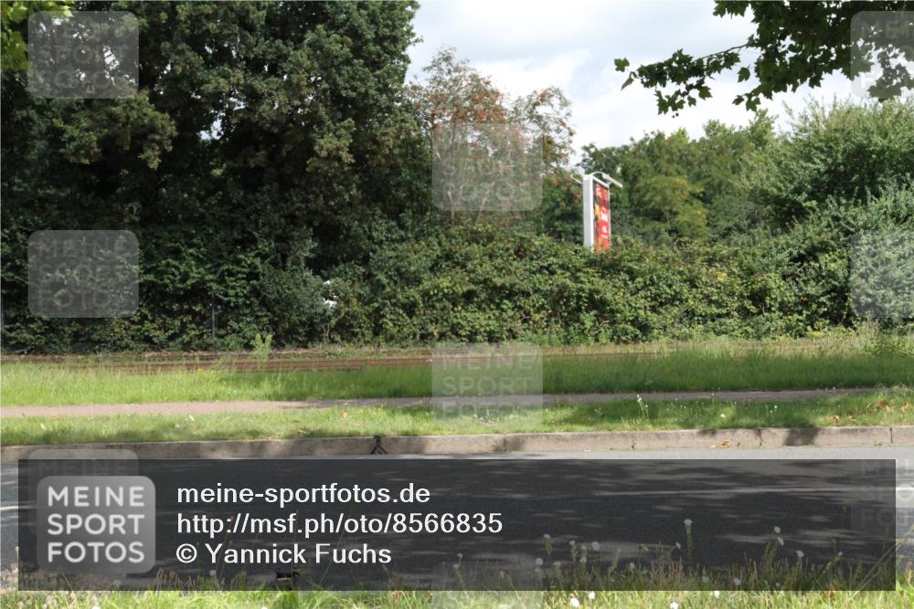 10.08.2025 - GEWOBA Citytriathlon Bremen Yannick Fuchs http://msf.ph/oto/8566835 10.08.2025 12:23:25 Radfahren 589, 606, 638, 696, 740, 754, 802, 921, 934, 945, 953 meine-sportfotos.de