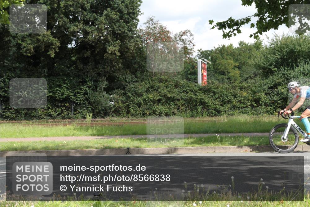 10.08.2025 - GEWOBA Citytriathlon Bremen Yannick Fuchs http://msf.ph/oto/8566838 10.08.2025 12:23:26 Radfahren 589, 606, 638, 696, 740, 754, 802, 921, 934, 945, 953 meine-sportfotos.de