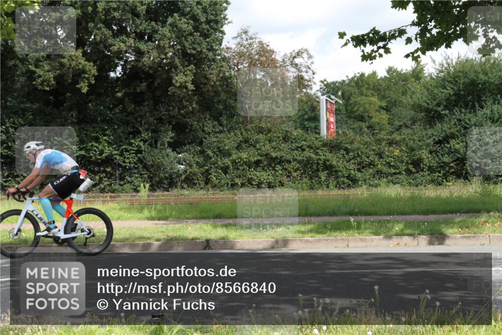 10.08.2025 - GEWOBA Citytriathlon Bremen Yannick Fuchs http://msf.ph/oto/8566840 10.08.2025 12:23:27 Radfahren 589, 606, 638, 696, 740, 754, 802, 921, 934, 945, 953, 983 meine-sportfotos.de