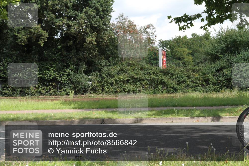 10.08.2025 - GEWOBA Citytriathlon Bremen Yannick Fuchs http://msf.ph/oto/8566842 10.08.2025 12:23:27 Radfahren 589, 606, 638, 696, 740, 754, 802, 921, 934, 945, 953, 983 meine-sportfotos.de