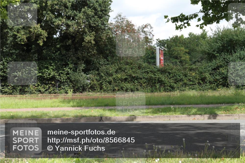 10.08.2025 - GEWOBA Citytriathlon Bremen Yannick Fuchs http://msf.ph/oto/8566845 10.08.2025 12:23:31 Radfahren 606, 638, 696, 754, 797, 802, 831, 945, 953, 983 meine-sportfotos.de