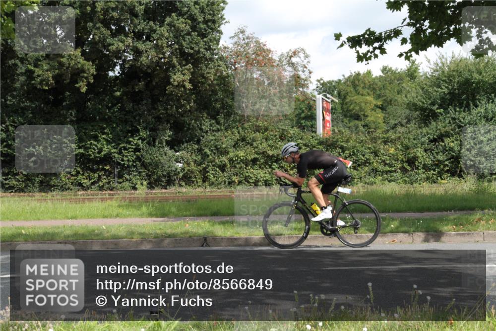 10.08.2025 - GEWOBA Citytriathlon Bremen Yannick Fuchs http://msf.ph/oto/8566849 10.08.2025 12:23:38 Radfahren 696, 746, 754, 797, 802, 831, 945, 983 meine-sportfotos.de