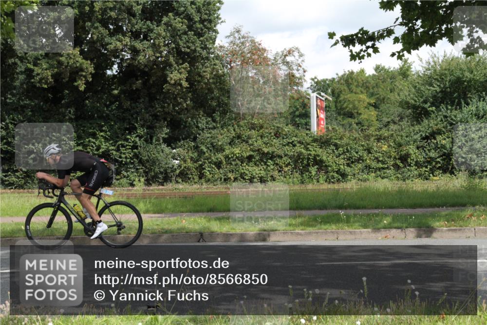 10.08.2025 - GEWOBA Citytriathlon Bremen Yannick Fuchs http://msf.ph/oto/8566850 10.08.2025 12:23:38 Radfahren 696, 746, 754, 797, 802, 831, 945, 983 meine-sportfotos.de