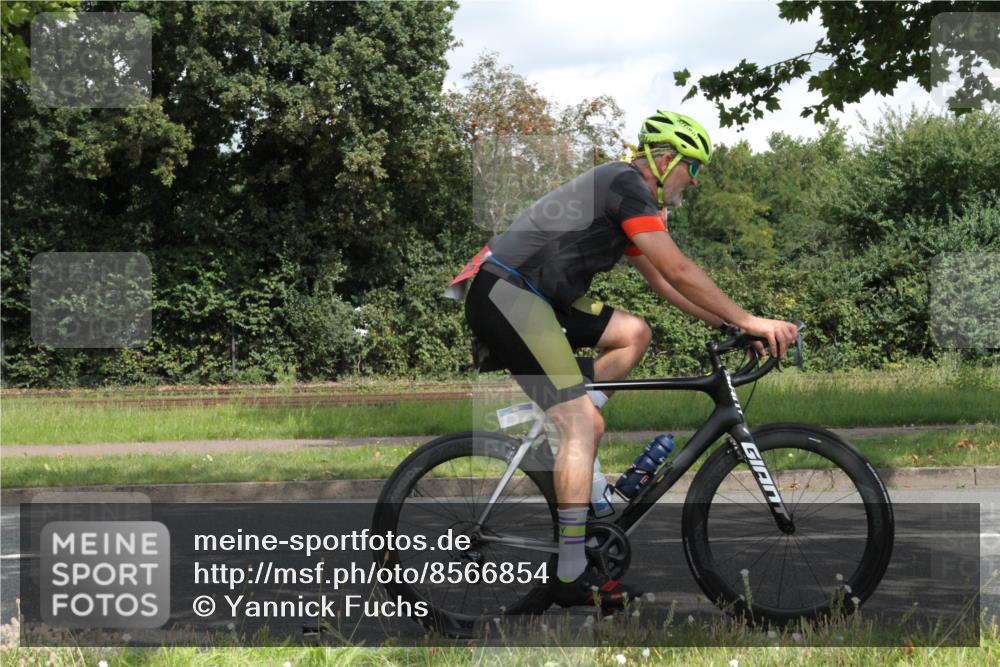 10.08.2025 - GEWOBA Citytriathlon Bremen Yannick Fuchs http://msf.ph/oto/8566854 10.08.2025 12:23:40 Radfahren 696, 746, 797, 802, 831, 945, 983 meine-sportfotos.de