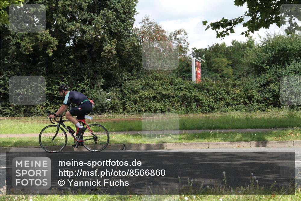 10.08.2025 - GEWOBA Citytriathlon Bremen Yannick Fuchs http://msf.ph/oto/8566860 10.08.2025 12:23:42 Radfahren 721, 746, 797, 831, 945, 983 meine-sportfotos.de