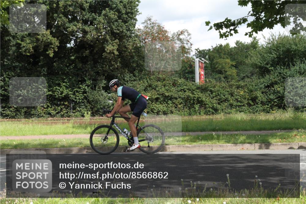 10.08.2025 - GEWOBA Citytriathlon Bremen Yannick Fuchs http://msf.ph/oto/8566862 10.08.2025 12:23:42 Radfahren 721, 746, 797, 831, 945, 983 meine-sportfotos.de