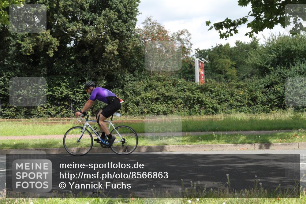 10.08.2025 - GEWOBA Citytriathlon Bremen Yannick Fuchs http://msf.ph/oto/8566863 10.08.2025 12:23:43 Radfahren 721, 746, 797, 831, 945, 983 meine-sportfotos.de