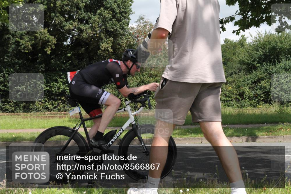 10.08.2025 - GEWOBA Citytriathlon Bremen Yannick Fuchs http://msf.ph/oto/8566867 10.08.2025 12:23:57 Radfahren 559, 614, 706, 721, 746, 815, 879 meine-sportfotos.de