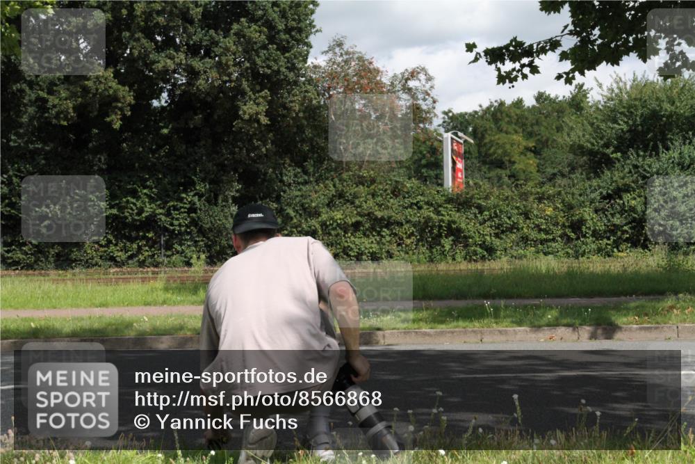 10.08.2025 - GEWOBA Citytriathlon Bremen Yannick Fuchs http://msf.ph/oto/8566868 10.08.2025 12:23:58 Radfahren 559, 614, 706, 721, 746, 815, 879 meine-sportfotos.de