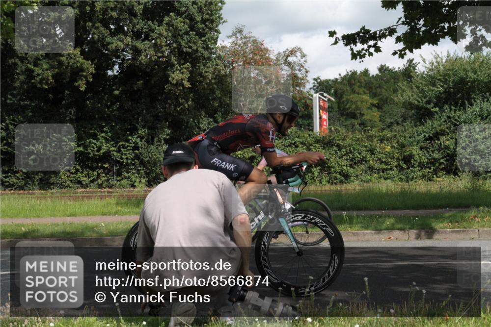 10.08.2025 - GEWOBA Citytriathlon Bremen Yannick Fuchs http://msf.ph/oto/8566874 10.08.2025 12:24:02 Radfahren 559, 614, 706, 721, 815, 879, 1028 meine-sportfotos.de