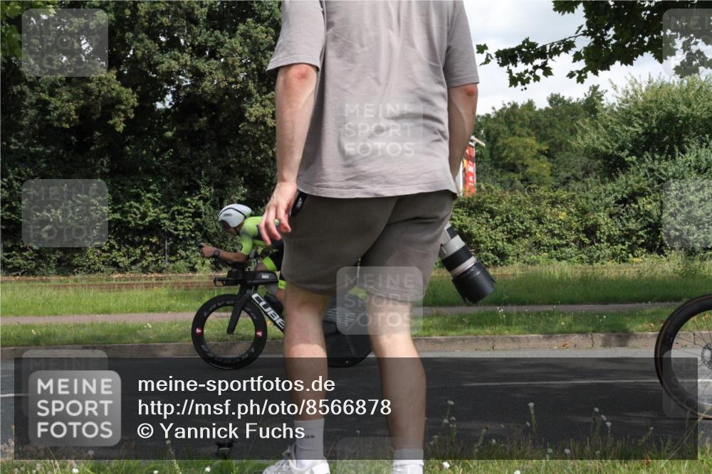 10.08.2025 - GEWOBA Citytriathlon Bremen Yannick Fuchs http://msf.ph/oto/8566878 10.08.2025 12:24:03 Radfahren 559, 614, 650, 706, 721, 815, 879, 1028 meine-sportfotos.de