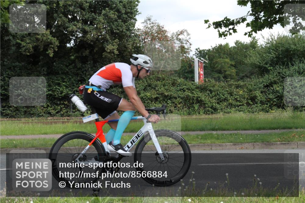 10.08.2025 - GEWOBA Citytriathlon Bremen Yannick Fuchs http://msf.ph/oto/8566884 10.08.2025 12:24:16 Radfahren 557, 613, 614, 623, 650, 723, 724, 809, 879, 883, 925, 944, 1028 meine-sportfotos.de