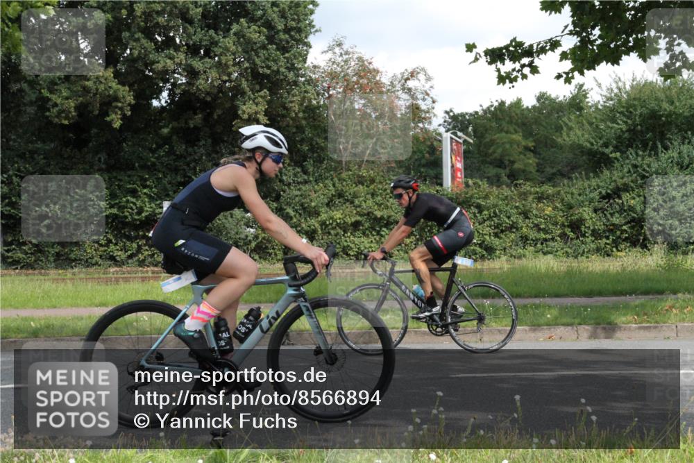 10.08.2025 - GEWOBA Citytriathlon Bremen Yannick Fuchs http://msf.ph/oto/8566894 10.08.2025 12:24:29 Radfahren 557, 613, 623, 660, 672, 705, 723, 724, 779, 809, 883, 925, 944, 964, 1006, 1036 meine-sportfotos.de