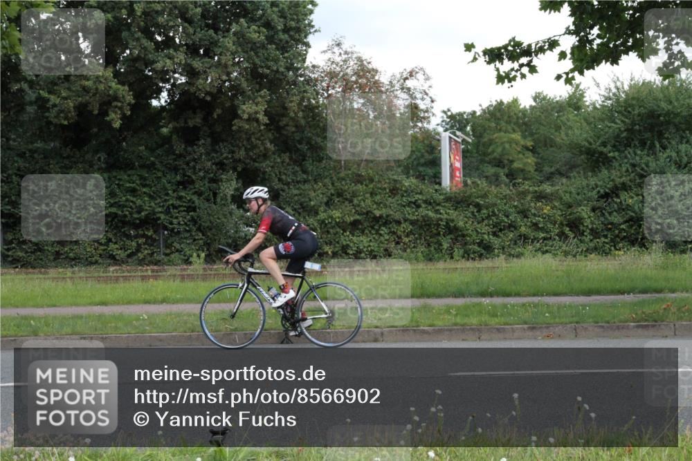 10.08.2025 - GEWOBA Citytriathlon Bremen Yannick Fuchs http://msf.ph/oto/8566902 10.08.2025 12:24:39 Radfahren 597, 623, 660, 672, 698, 705, 737, 779, 809, 883, 896, 925, 964, 1006, 1036 meine-sportfotos.de