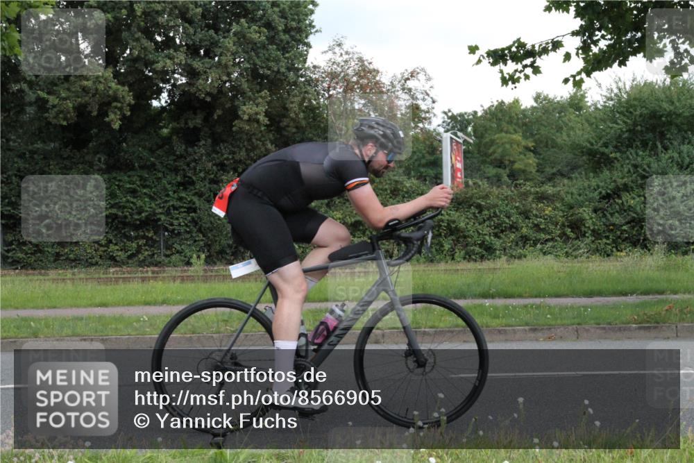 10.08.2025 - GEWOBA Citytriathlon Bremen Yannick Fuchs http://msf.ph/oto/8566905 10.08.2025 12:24:45 Radfahren 597, 660, 672, 698, 705, 737, 880, 890, 896, 954, 955, 1006 meine-sportfotos.de