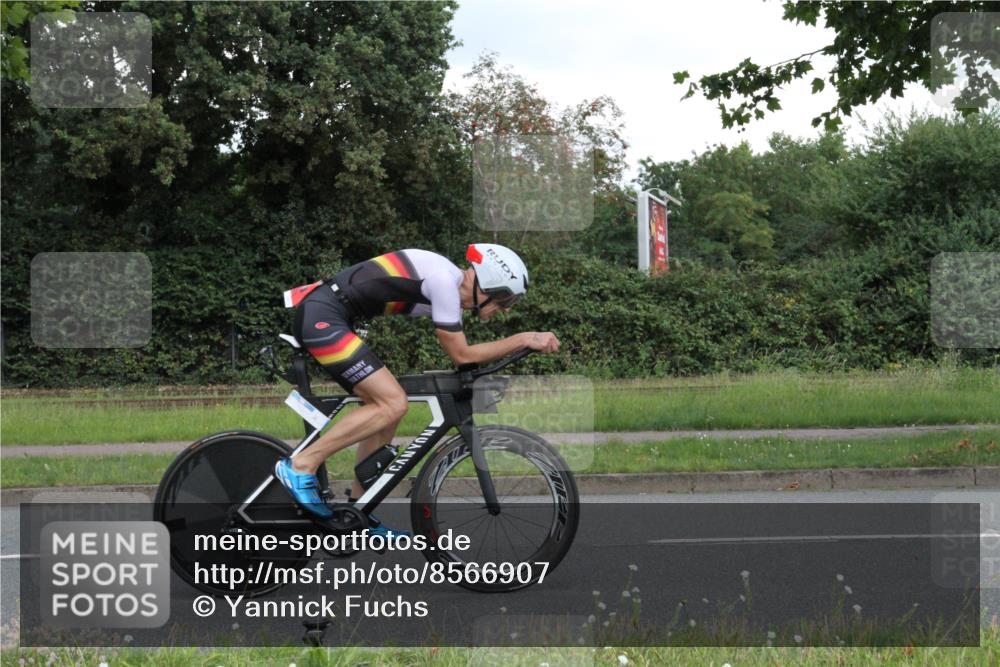 10.08.2025 - GEWOBA Citytriathlon Bremen Yannick Fuchs http://msf.ph/oto/8566907 10.08.2025 12:24:48 Radfahren 597, 660, 672, 698, 737, 880, 890, 896, 954, 955, 1006 meine-sportfotos.de