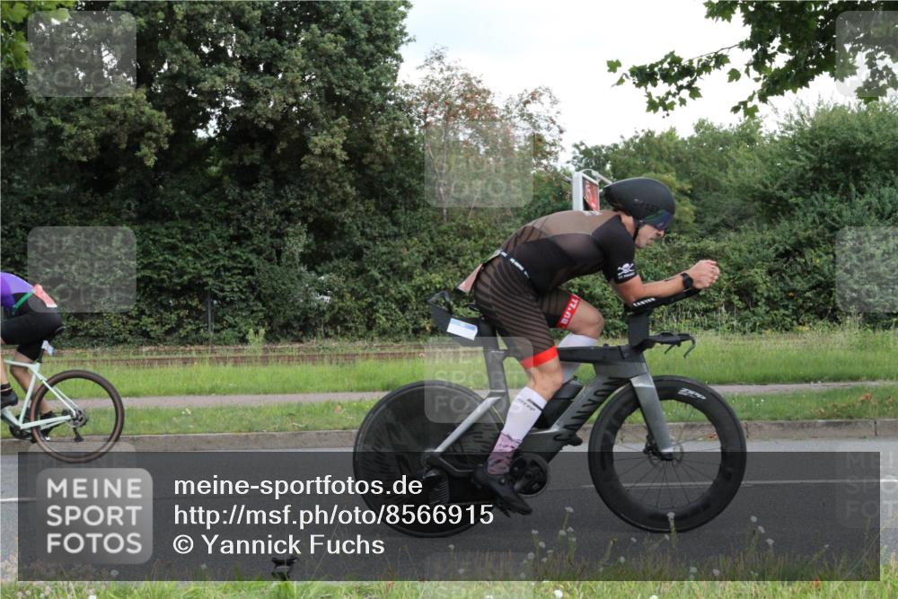 10.08.2025 - GEWOBA Citytriathlon Bremen Yannick Fuchs http://msf.ph/oto/8566915 10.08.2025 12:25:00 Radfahren 737, 814, 880, 890, 896, 954, 955, 958 meine-sportfotos.de