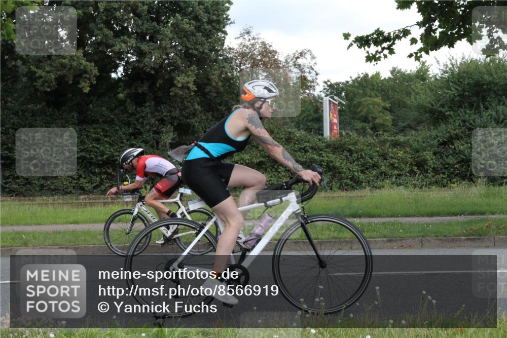10.08.2025 - GEWOBA Citytriathlon Bremen Yannick Fuchs http://msf.ph/oto/8566919 10.08.2025 12:25:09 Radfahren 595, 619, 814, 908, 954, 955, 958, 965 meine-sportfotos.de