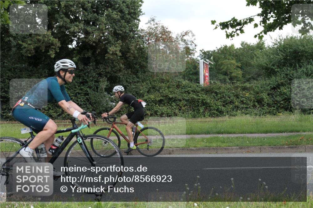 10.08.2025 - GEWOBA Citytriathlon Bremen Yannick Fuchs http://msf.ph/oto/8566923 10.08.2025 12:25:16 Radfahren 595, 619, 908, 958, 965, 1024 meine-sportfotos.de