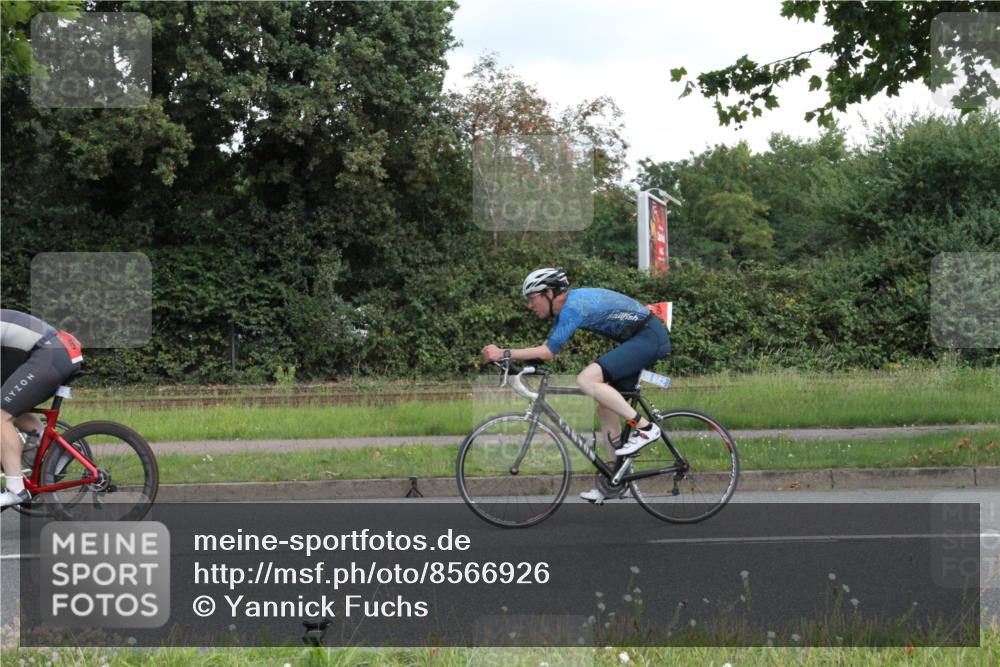 10.08.2025 - GEWOBA Citytriathlon Bremen Yannick Fuchs http://msf.ph/oto/8566926 10.08.2025 12:25:17 Radfahren 595, 619, 908, 958, 965, 1024 meine-sportfotos.de