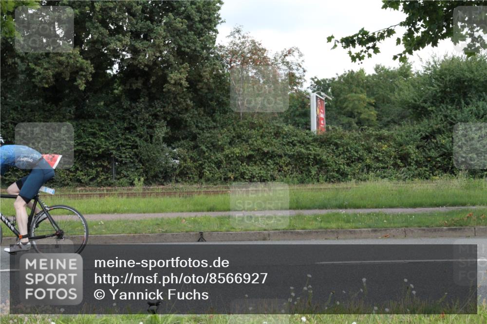 10.08.2025 - GEWOBA Citytriathlon Bremen Yannick Fuchs http://msf.ph/oto/8566927 10.08.2025 12:25:18 Radfahren 595, 619, 908, 958, 965, 1024 meine-sportfotos.de