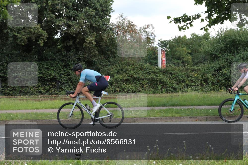 10.08.2025 - GEWOBA Citytriathlon Bremen Yannick Fuchs http://msf.ph/oto/8566931 10.08.2025 12:25:24 Radfahren 595, 619, 646, 908, 965, 1024 meine-sportfotos.de