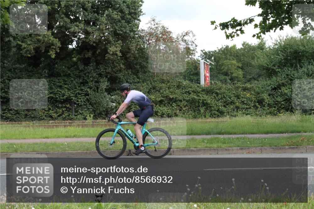 10.08.2025 - GEWOBA Citytriathlon Bremen Yannick Fuchs http://msf.ph/oto/8566932 10.08.2025 12:25:25 Radfahren 595, 619, 646, 908, 965, 1024 meine-sportfotos.de