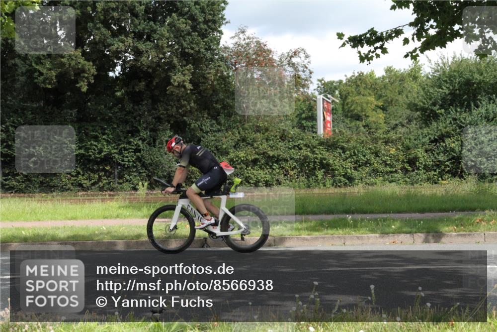 10.08.2025 - GEWOBA Citytriathlon Bremen Yannick Fuchs http://msf.ph/oto/8566938 10.08.2025 12:25:39 Radfahren 646, 677, 684, 850, 968 meine-sportfotos.de