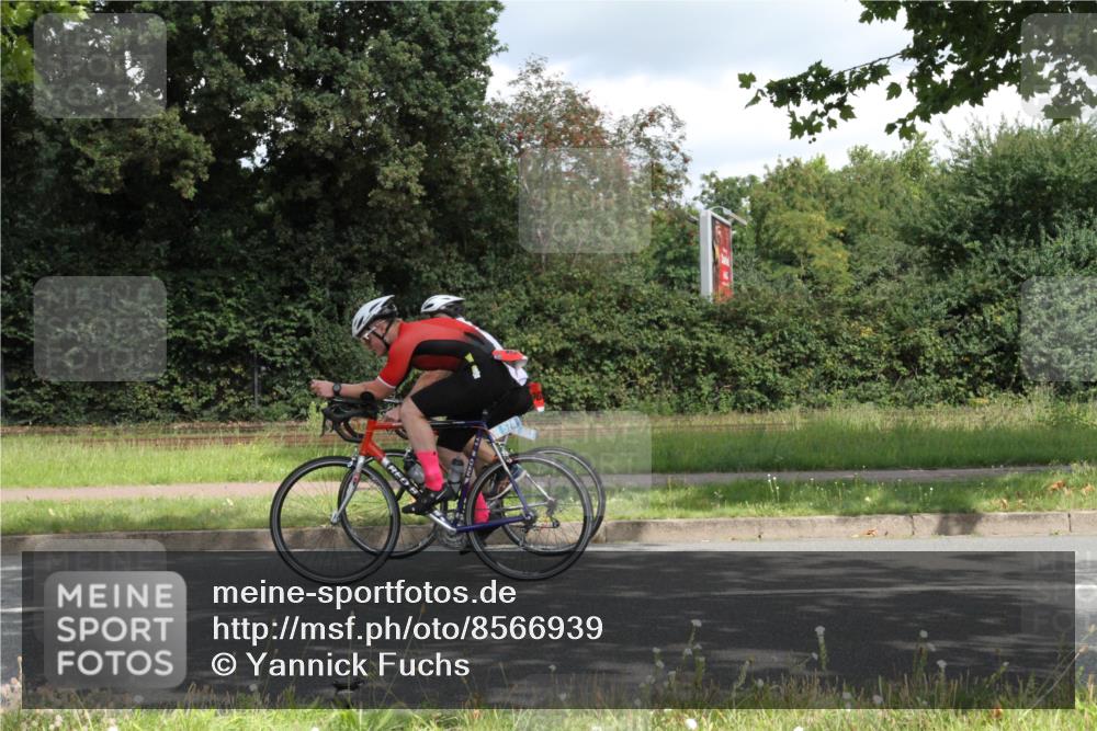 10.08.2025 - GEWOBA Citytriathlon Bremen Yannick Fuchs http://msf.ph/oto/8566939 10.08.2025 12:25:40 Radfahren 646, 677, 684, 830, 850, 968 meine-sportfotos.de