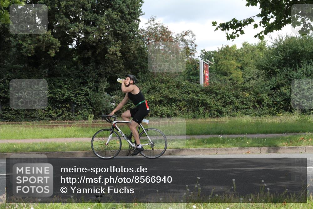 10.08.2025 - GEWOBA Citytriathlon Bremen Yannick Fuchs http://msf.ph/oto/8566940 10.08.2025 12:25:42 Radfahren 646, 677, 684, 693, 830, 849, 850, 968 meine-sportfotos.de