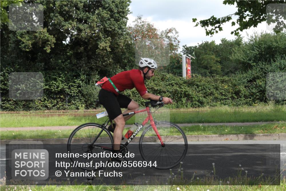 10.08.2025 - GEWOBA Citytriathlon Bremen Yannick Fuchs http://msf.ph/oto/8566944 10.08.2025 12:25:48 Radfahren 677, 684, 693, 755, 830, 849, 850, 968, 1014 meine-sportfotos.de
