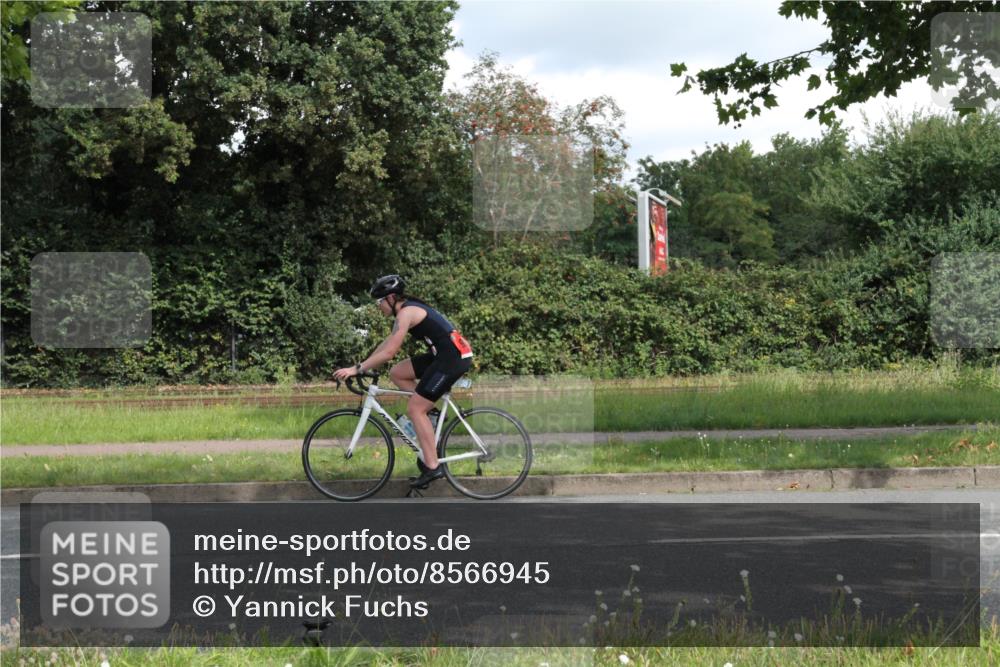 10.08.2025 - GEWOBA Citytriathlon Bremen Yannick Fuchs http://msf.ph/oto/8566945 10.08.2025 12:25:49 Radfahren 677, 684, 693, 730, 755, 830, 849, 850, 968, 1014 meine-sportfotos.de