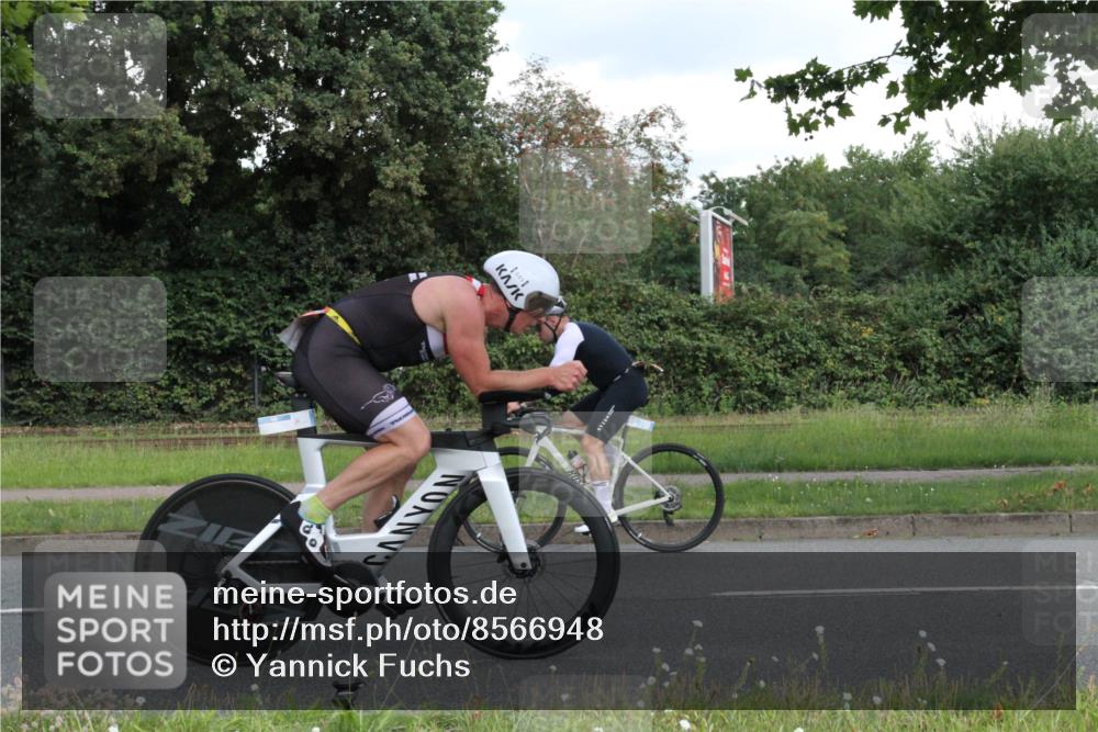 10.08.2025 - GEWOBA Citytriathlon Bremen Yannick Fuchs http://msf.ph/oto/8566948 10.08.2025 12:25:54 Radfahren 611, 677, 684, 693, 730, 755, 830, 849, 850, 865, 871, 1014 meine-sportfotos.de