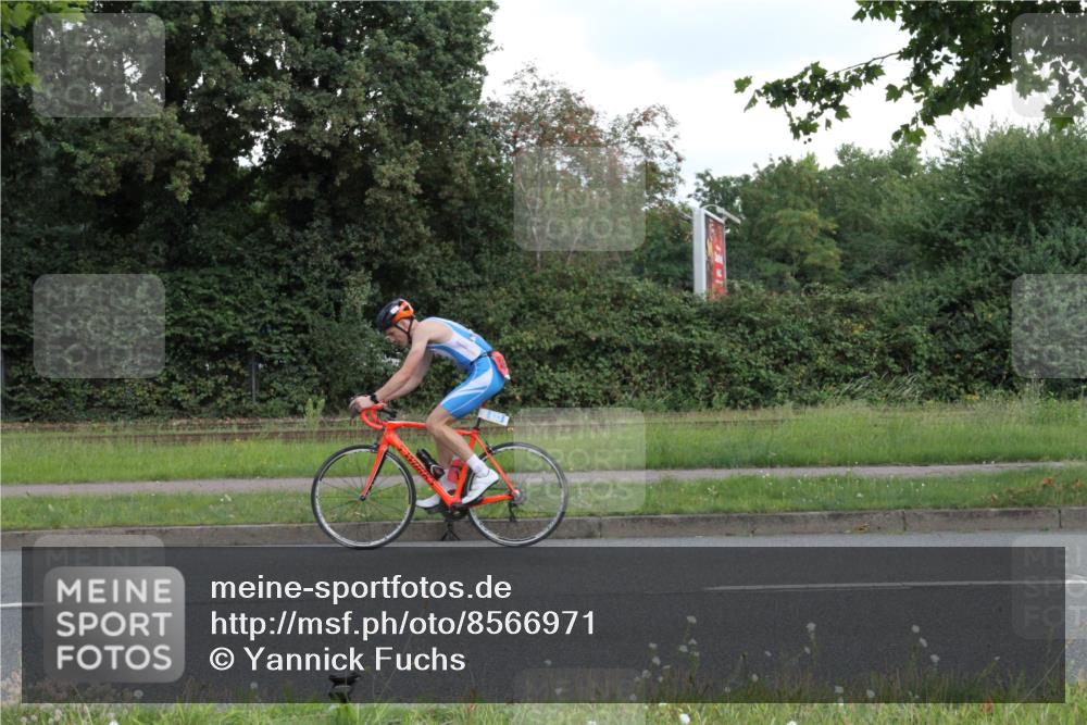 10.08.2025 - GEWOBA Citytriathlon Bremen Yannick Fuchs http://msf.ph/oto/8566971 10.08.2025 12:26:24 Radfahren 574, 608, 628, 731, 786, 808, 837, 930, 972 meine-sportfotos.de