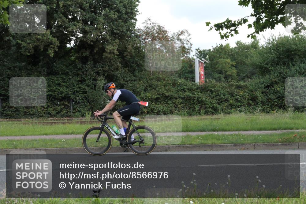 10.08.2025 - GEWOBA Citytriathlon Bremen Yannick Fuchs http://msf.ph/oto/8566976 10.08.2025 12:26:31 Radfahren 574, 628, 668, 731, 808, 837, 903, 930, 972 meine-sportfotos.de