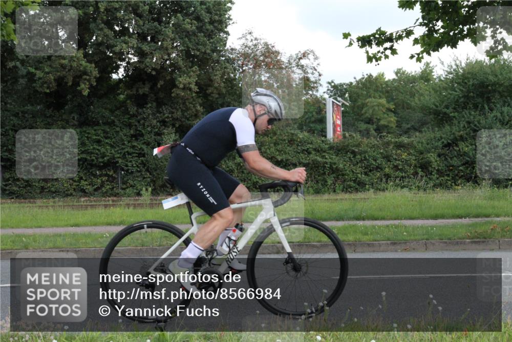 10.08.2025 - GEWOBA Citytriathlon Bremen Yannick Fuchs http://msf.ph/oto/8566984 10.08.2025 12:26:43 Radfahren 574, 644, 668, 710, 837, 846, 889, 903, 930, 939, 946, 948, 972 meine-sportfotos.de