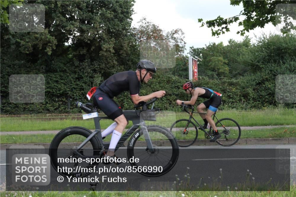 10.08.2025 - GEWOBA Citytriathlon Bremen Yannick Fuchs http://msf.ph/oto/8566990 10.08.2025 12:26:49 Radfahren 644, 668, 703, 710, 846, 889, 903, 928, 939, 946, 948 meine-sportfotos.de