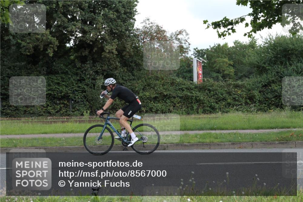 10.08.2025 - GEWOBA Citytriathlon Bremen Yannick Fuchs http://msf.ph/oto/8567000 10.08.2025 12:27:02 Radfahren 607, 644, 703, 727, 846, 889, 918, 928, 948, 1003 meine-sportfotos.de