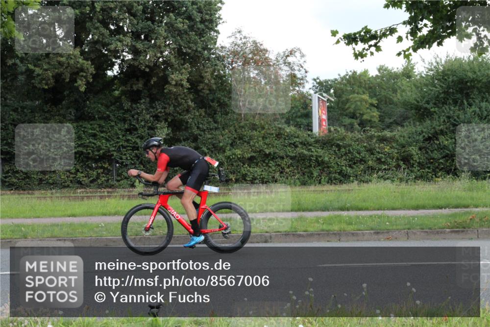 10.08.2025 - GEWOBA Citytriathlon Bremen Yannick Fuchs http://msf.ph/oto/8567006 10.08.2025 12:27:10 Radfahren 607, 633, 703, 727, 918, 962, 1003 meine-sportfotos.de