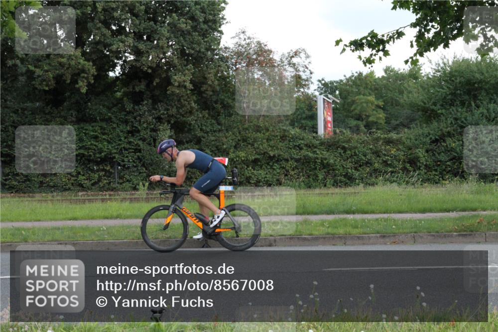 10.08.2025 - GEWOBA Citytriathlon Bremen Yannick Fuchs http://msf.ph/oto/8567008 10.08.2025 12:27:12 Radfahren 586, 607, 633, 727, 918, 962, 1003 meine-sportfotos.de