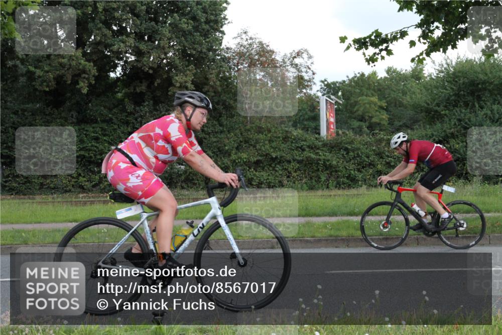 10.08.2025 - GEWOBA Citytriathlon Bremen Yannick Fuchs http://msf.ph/oto/8567017 10.08.2025 12:27:24 Radfahren 568, 586, 633, 792, 835, 918, 929, 962, 1038 meine-sportfotos.de