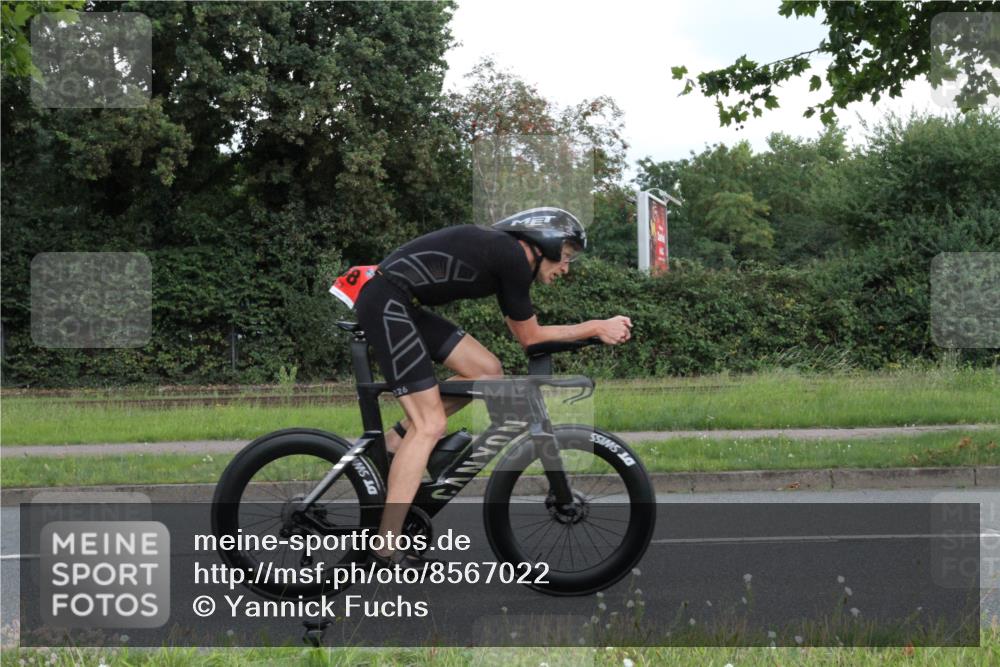 10.08.2025 - GEWOBA Citytriathlon Bremen Yannick Fuchs http://msf.ph/oto/8567022 10.08.2025 12:27:29 Radfahren 568, 586, 633, 647, 792, 835, 929, 962, 1038 meine-sportfotos.de
