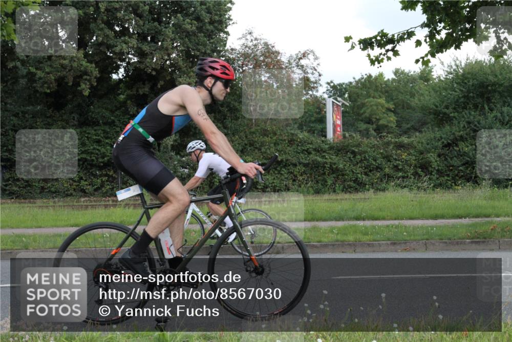 10.08.2025 - GEWOBA Citytriathlon Bremen Yannick Fuchs http://msf.ph/oto/8567030 10.08.2025 12:27:39 Radfahren 568, 647, 819, 835, 929, 963, 1038 meine-sportfotos.de
