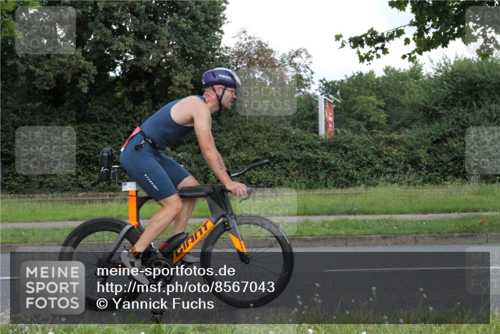 10.08.2025 - GEWOBA Citytriathlon Bremen Yannick Fuchs http://msf.ph/oto/8567043 10.08.2025 12:28:07 Radfahren 593, 651, 674, 676, 685, 697, 712, 713, 716, 748, 800, 885, 898, 907 meine-sportfotos.de