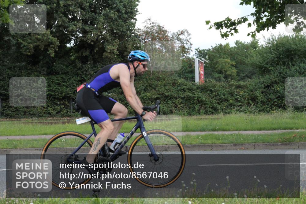10.08.2025 - GEWOBA Citytriathlon Bremen Yannick Fuchs http://msf.ph/oto/8567046 10.08.2025 12:28:12 Radfahren 593, 651, 676, 685, 697, 713, 716, 748, 885, 898, 907 meine-sportfotos.de