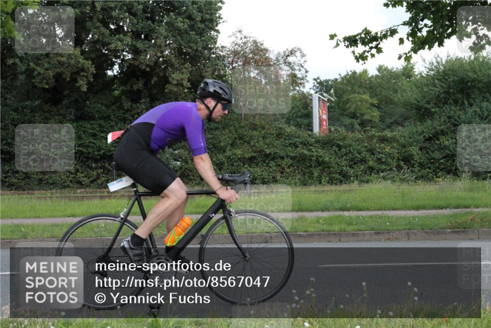 10.08.2025 - GEWOBA Citytriathlon Bremen Yannick Fuchs http://msf.ph/oto/8567047 10.08.2025 12:28:13 Radfahren 593, 612, 651, 676, 685, 697, 713, 716, 748, 812, 898, 907 meine-sportfotos.de