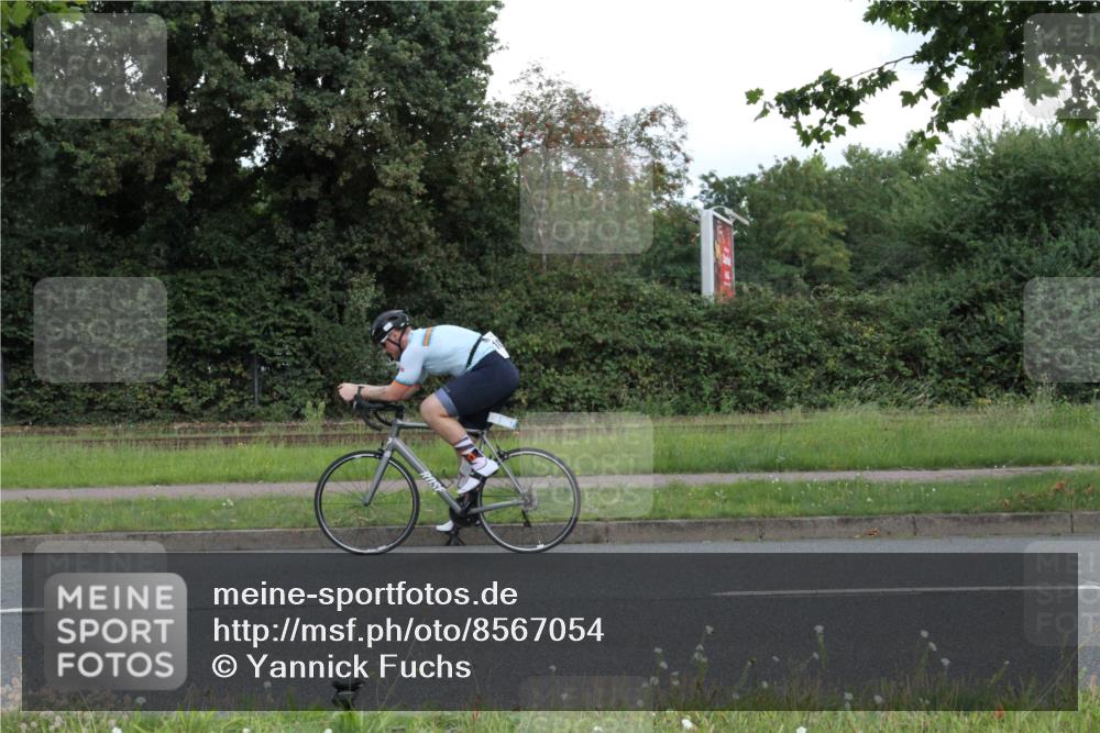 10.08.2025 - GEWOBA Citytriathlon Bremen Yannick Fuchs http://msf.ph/oto/8567054 10.08.2025 12:28:24 Radfahren 612, 625, 629, 651, 685, 748, 812, 816, 828, 898, 941, 980, 981 meine-sportfotos.de